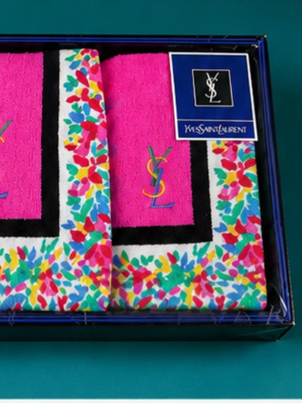 Yves Saint Laurent (YSL) Vintage Pink Floral Embroidered Bath Towel Gift Set - Picture 4 of 8